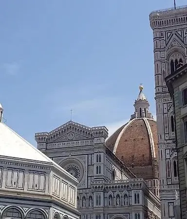 Tra Piazza Duomo E Piazza Signoria Florencie